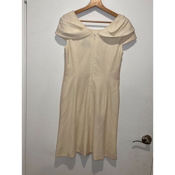Carolina Herrera Ivory Cap Sleeve SheathMini  Dress With Draped Neckline Size 6 - Picture 3 of 10